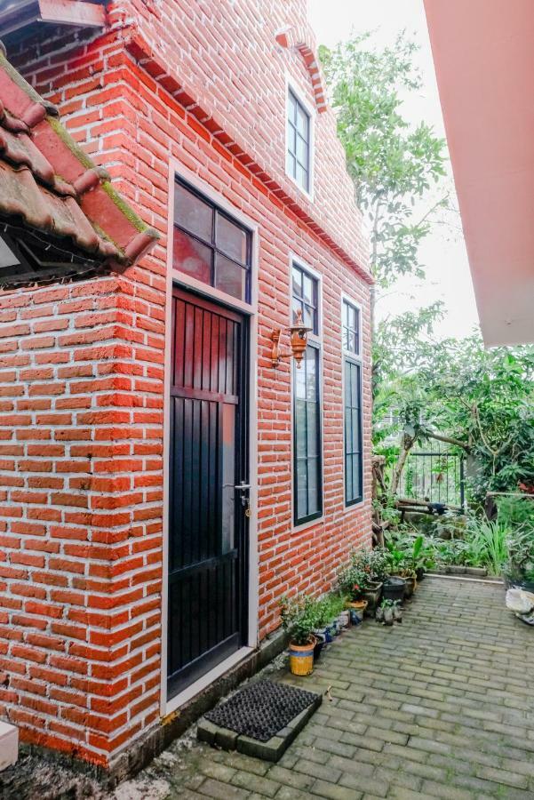 Reddoorz Syariah @ Puncak Buring Ξενοδοχείο Μαλάνγκ Εξωτερικό φωτογραφία